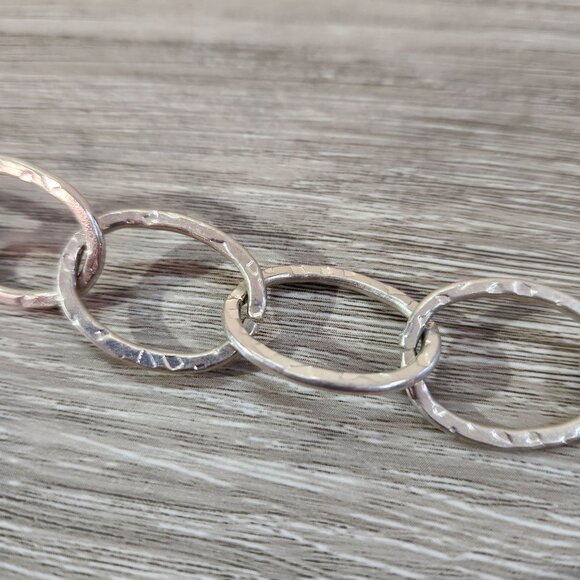 Silver-Tone Hammered Oval Link Chain Necklace With Lobster Clasp Closure - Picture 3 of 6